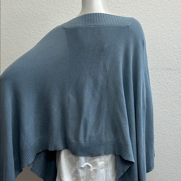 lululemon forward flow poncho sweater Light gray one size Transitional Arm Holes - Picture 7 of 7